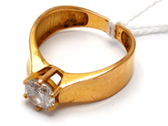Smycken, Ring 21K 4,3g Ø17 1/2 med vit sten, i auktion: Pant – Tisdag 23 april 2019