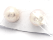 Parti, Örhängen 18K 3,2g med odlade pärlor Ø9,2-9,4mm, udda stoppers, i auktion: Pant – Tisdag 23 april 2019