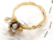 Parti, Parti guld 18K 4,8g Ø16¾, med pärlor 3,5mm, i auktion: Pant – Tisdag 23 april 2019
