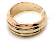 Smycken, Ring 18K 9,7g Ø17½ trefärgad, i auktion: Pant – Tisdag 23 april 2019