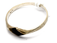 Smycken, Ring 925 1,1g Ø17¾ med sten, i auktion: Pant – Tisdag 23 april 2019
