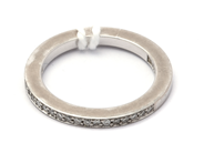 Smycken, Ring 18K i vitguld 3,7g Ø16½ med diamanter 21xca0,005ct , i auktion: Pant – Tisdag 21 januari 2020