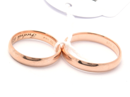 Parti, Ringar 2 st 18K 7,7g graverad , i auktion: Pant – Tisdag 21 april 2020