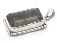 Smycken, Hänge S925 13,9g längd: 4cm med sten, i auktion: Pant – Tisdag 16 juni 2020