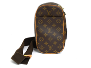 Övrigt, Louis Vuitton Pochette Gane Monogram Nr CA102a 22,5x13x6,5cm, i auktion: Pant – Tisdag 16 juni 2020