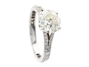 Smycken, Ring 18K vitguld 4,6g Ø19, med diamanter 1xca2,27ct (slipad kulett) 18xca0,025ct 24xca0,005ct, i auktion: Pant – Tisdag 16 juni 2020
