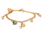 Smycken, Armband Bismarck 18K 13g 19cm med 6 berlocker, i auktion: Pant – Tisdag 8 september 2020