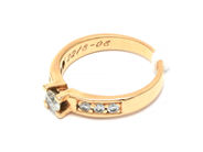 Parti, Ring 18K 3,8g Ø16 1/3 med diamanter 1xca0,24ct och 6xca0,02ct graverad, i auktion: Pant – Tisdag 8 september 2020