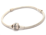 Smycken, Armband PANDORA S915 19cm 14,8g, i auktion: Pant – Tisdag 8 september 2020