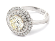 Smycken, Ring 14K vitguld 6,7g Ø17, med diamanter 1xca2,53ct Very Light Yellow(Q-R)/VVS2 med GIA inskription 6332750745 + 44xca0.01ct, i auktion: Pant – Tisdag 8 september 2020