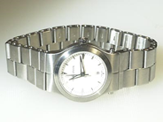 Klockor, GEORG JENSEN, Morten Linde 384, i auktion: Klockor – Lördag 1 mars 2003