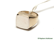 Smycken, RING, 18K vitguld, i auktion: Moderna – Lördag 11 november 2006