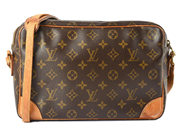 Accessoarer, VÄSKA, LOUIS VUITTON, i auktion: Fashionabla – Torsdag 29 april 2021