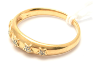 Smycken, Ring 18K 3,9g Ø19, med små diamanter, i auktion: Pant – Tisdag 11 januari 2022