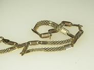Pantvaror, 1 Halskedja 18k rg/vg/gg 44 cm. Vikt 29,7g, i auktion: Pant – Lördag 9 augusti 2003