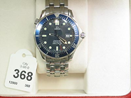 Pantvaror, 1 Herrarmbandsur Omega Seamaster kvartz stål/blå/blå med box och värderingsintyg, i auktion: Pant – Lördag 9 augusti 2003