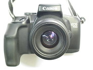 Pantvaror, 1 Kamerahus Canon Eos 700 med objektiv 35-70mm 1:3,5-4,5, i auktion: Pant – Lördag 9 augusti 2003