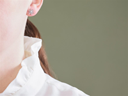 Smycken - ÖRHÄNGEN, 18K vitguld - View 2