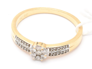 Smycken, Ring 18K 3,6g Ø19 med diamanter 7xca0,03ct samt 20xca0,005ct, i auktion: Pant – Tisdag 29 mars 2022