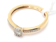 Smycken, Ring 18K 2,2g med diamanter 1xca0,08ct 29xca0,005ct åttkantsslipade Ø16, i auktion: Pant – Tisdag 29 mars 2022