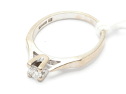 Parti, Ring 18K 2,6g vitguld med diamant ca0,16ct Ø15, i auktion: Pant – Tisdag 29 mars 2022