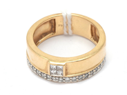 Smycken - Ring 18K 6,2g Ø16½ med diamanter 24xca0,01ct  ,4 st är princessslipade - View 1
