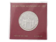 Smycken, Minnesmynt S925 16,0g bredd: 32mm, Sveriges Riksdag Helgeandsholmen 1983 ,100kr , i auktion: Pant – Tisdag 30 augusti 2022