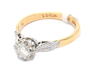 Smycken, Ring 18K tvåfärgad 2,6g  Ø16¼ med diamant 1xca0,20ct , i auktion: Pant – Tisdag 30 augusti 2022