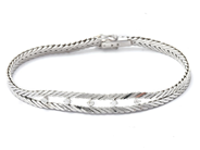 Smycken, Armband 18K vitguld 18,4g längd: 19cm bredd: 5-7,5mm med diamanter 5xca0,03ct, i auktion: Pant – Tisdag 30 augusti 2022