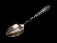 Parti, Serveringssked S830 58,9g 227mm modell: Slottsbarock ,graverad, i auktion: Pant – Tisdag 30 augusti 2022