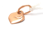 Smycken, Hänge 14K 0,4g höjd inkl ögla: 15mm bredd: 8mm, i auktion: Pant – Tisdag 20 september 2022