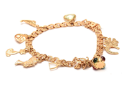 Smycken - Armband Bismarck 18K 18,0g 18cm bredd: 5,5mm med 10 Berlocker, varav två med stenar - View 1