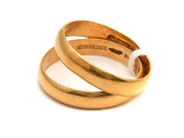 Parti, Parti guld 23K 8,8g defekt/graverat, i auktion: Pant – Tisdag 8 november 2022