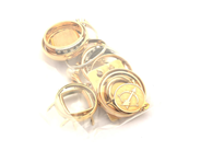 Parti, Parti guld 18K 54,8g med stenar graverat, i auktion: Pant – Tisdag 3 oktober 2023