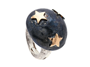 Smycken, RING, silver/18K guld, i auktion: Moderna – Lördag 11 november 2023