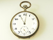 Klockor, FICKUR, ankarur, i auktion: Klockor – Lördag 3 april 2004