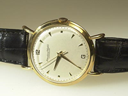 Klockor, IWC, herrur, i auktion: Klockor – Lördag 3 april 2004