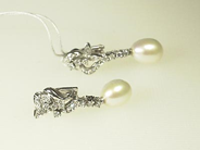 Smycken, ÖRHÄNGEN, 18K vitguld, i auktion: Klassiska – Lördag 24 april 2004