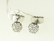 Smycken, ÖRHÄNGEN, 14K vitguld med briljanter tot ca 0,28ct ca W/VS., i auktion: Klassiska – Lördag 24 april 2004