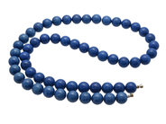 Smycken, OLE LYNGGAARD, blå kulor ca 10 mm, i auktion: Moderna – Lördag 13 september