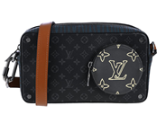 Accessoarer, LOUIS VUITTON, VÄSKA, i auktion: Modekvaliten – Lördag 18 oktober