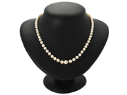 Smycken, PÄRLCOLLIER, odlade pärlor ca 3,5-7,4 mm, i auktion: Lilla Smycken – Tisdag 7 oktober