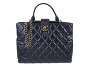 Accessoarer, VÄSKA, CHANEL, i auktion: Fashionabla – Torsdag 6 november