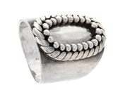 Smycken, ROSA TAIKON, ring, i auktion: Moderna – Lördag 8 november