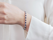 Smycken - ARMBAND, 18K vitguld med 20 ovala blå safirer 8,88 ctv - View 5