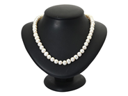 Smycken, PÄRLCOLLIER, odlade barocka sötvattenspärlor ca 8,0-9,5 mm, i auktion: Lilla Smycken – Tisdag 2 december