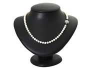 Smycken, PÄRLCOLLIER, odlade saltvattenspärlor ca 5,0-5,5 mm, i auktion: Lilla Smycken – Tisdag 2 december