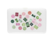 Ädelstenar, 27 TURMALINER, runda och baguettslipade, i auktion: Lilla Smycken – Tisdag 16 december 2025