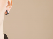 Smycken - ÖRHÄNGEN, 18K vitguld - View 3