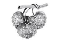 Smycken, BROSCH, bladmotiv, i auktion: Lilla Smycken – Tisdag 16 december 2025